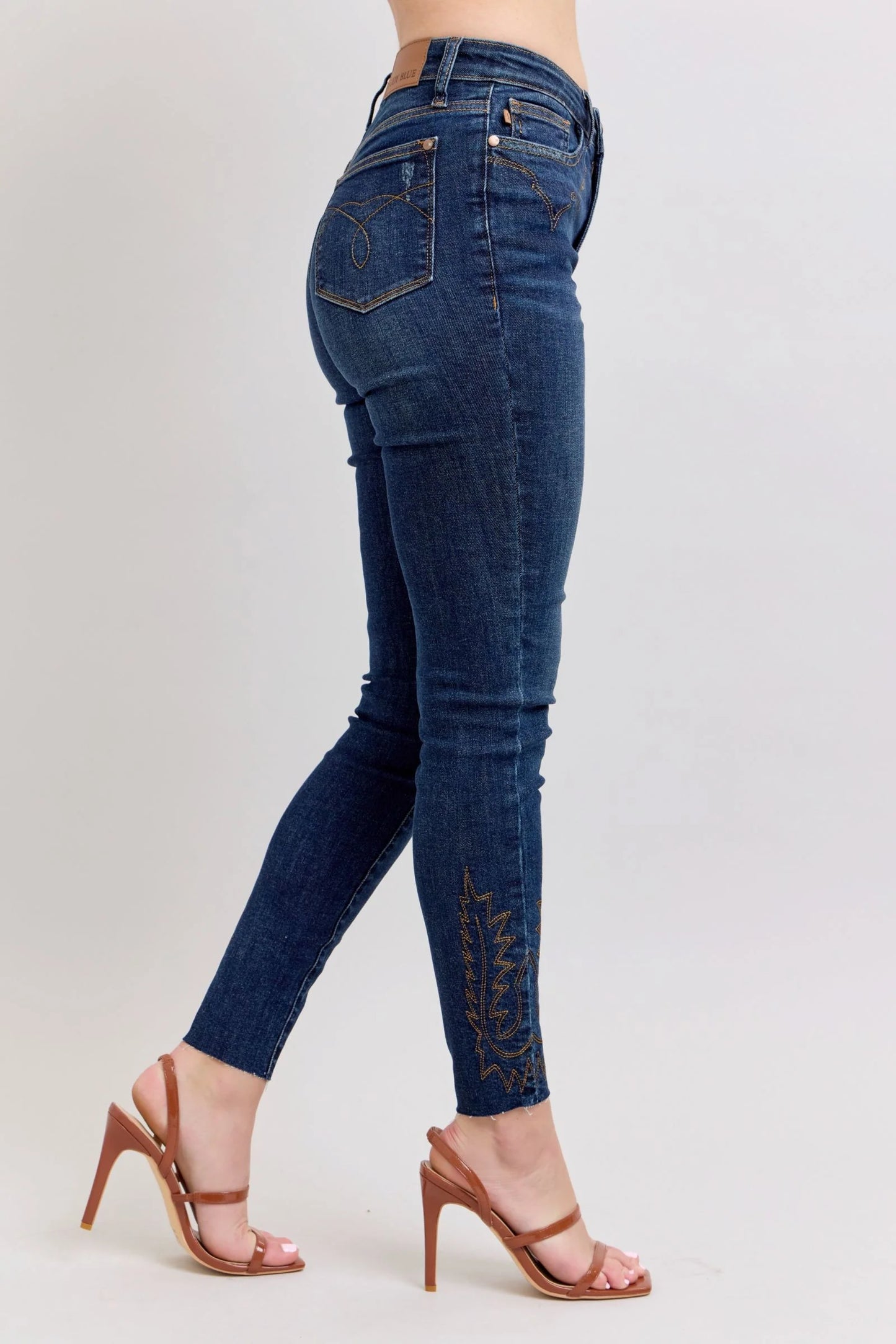 Judy Blue Full Size Embroidered High Rise Skinny Jeans plus Size