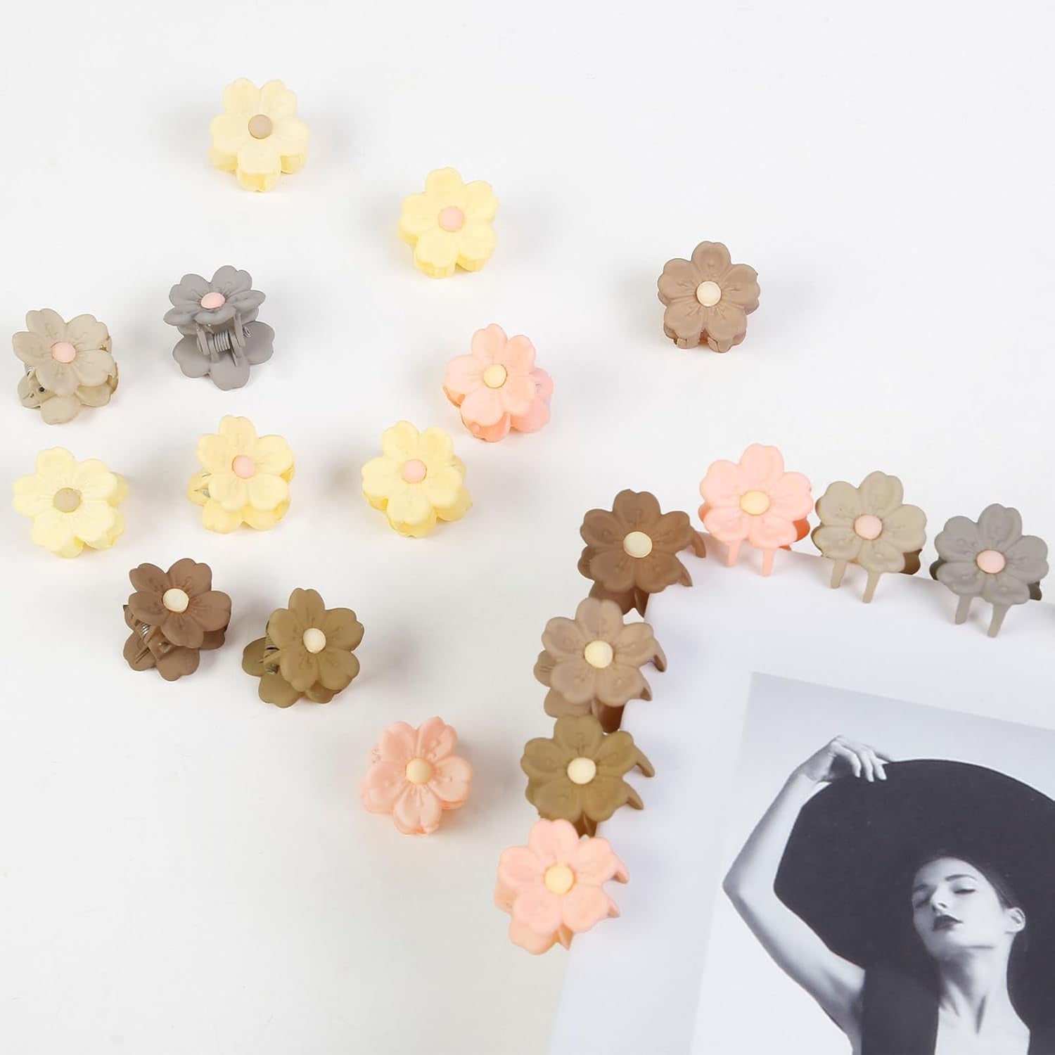 20Pcs Small Flower Daisy Hair Clips,  Mini Hair Claw Clips Cute Jaw Clips Hair Pins Hair Barrettes Hair Clips for Women Fine Hair Tiny Flower Hair Accessories for Women
