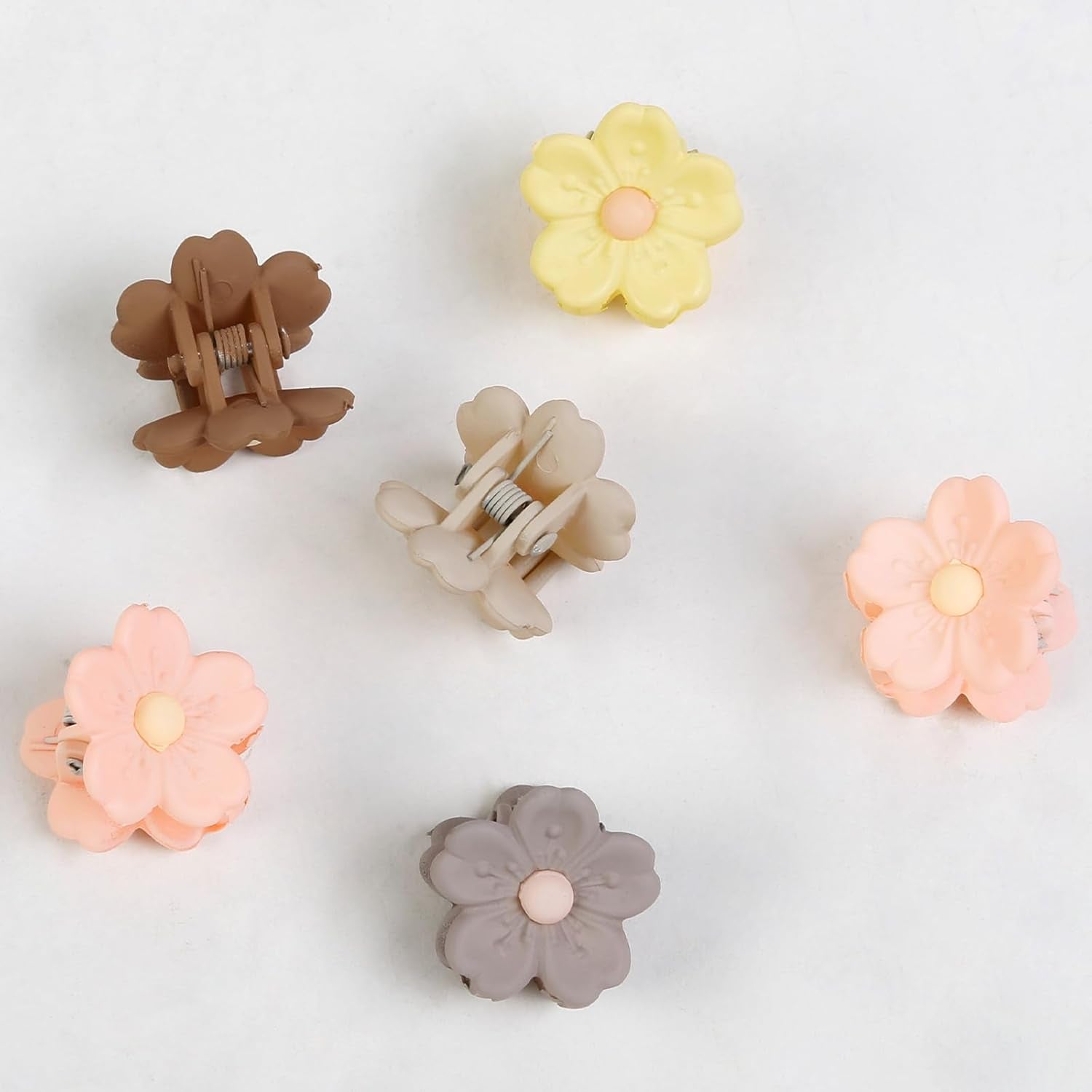 20Pcs Small Flower Daisy Hair Clips,  Mini Hair Claw Clips Cute Jaw Clips Hair Pins Hair Barrettes Hair Clips for Women Fine Hair Tiny Flower Hair Accessories for Women